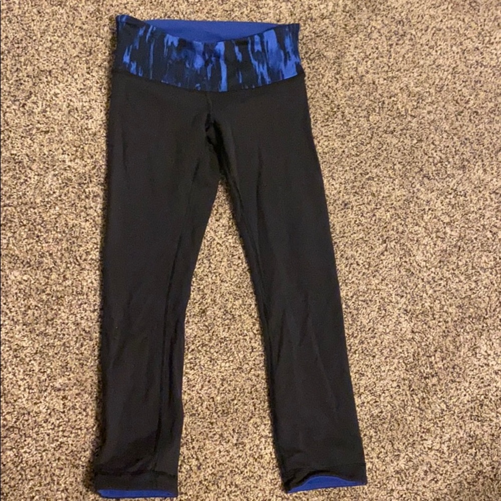 Lululemon Reversible Black/Blue Crop Leggings